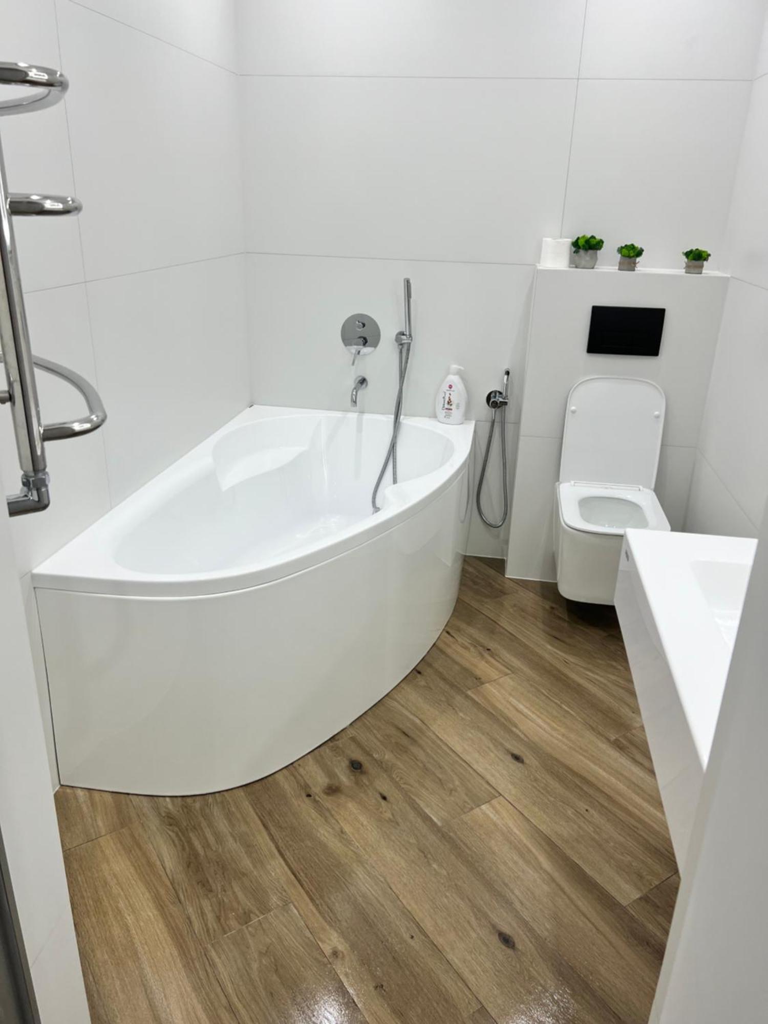 Люкс Апартаменти Район Автовокзалу В Жкарена Та Жк Great House Поблизу Обласноі Лікарні Rivne Esterno foto