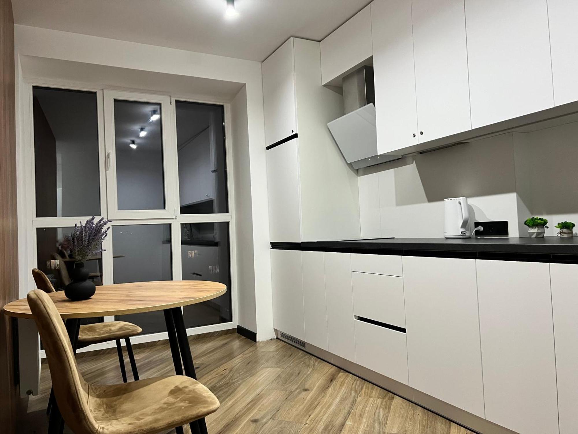 Люкс Апартаменти Район Автовокзалу В Жкарена Та Жк Great House Поблизу Обласноі Лікарні Rivne Esterno foto