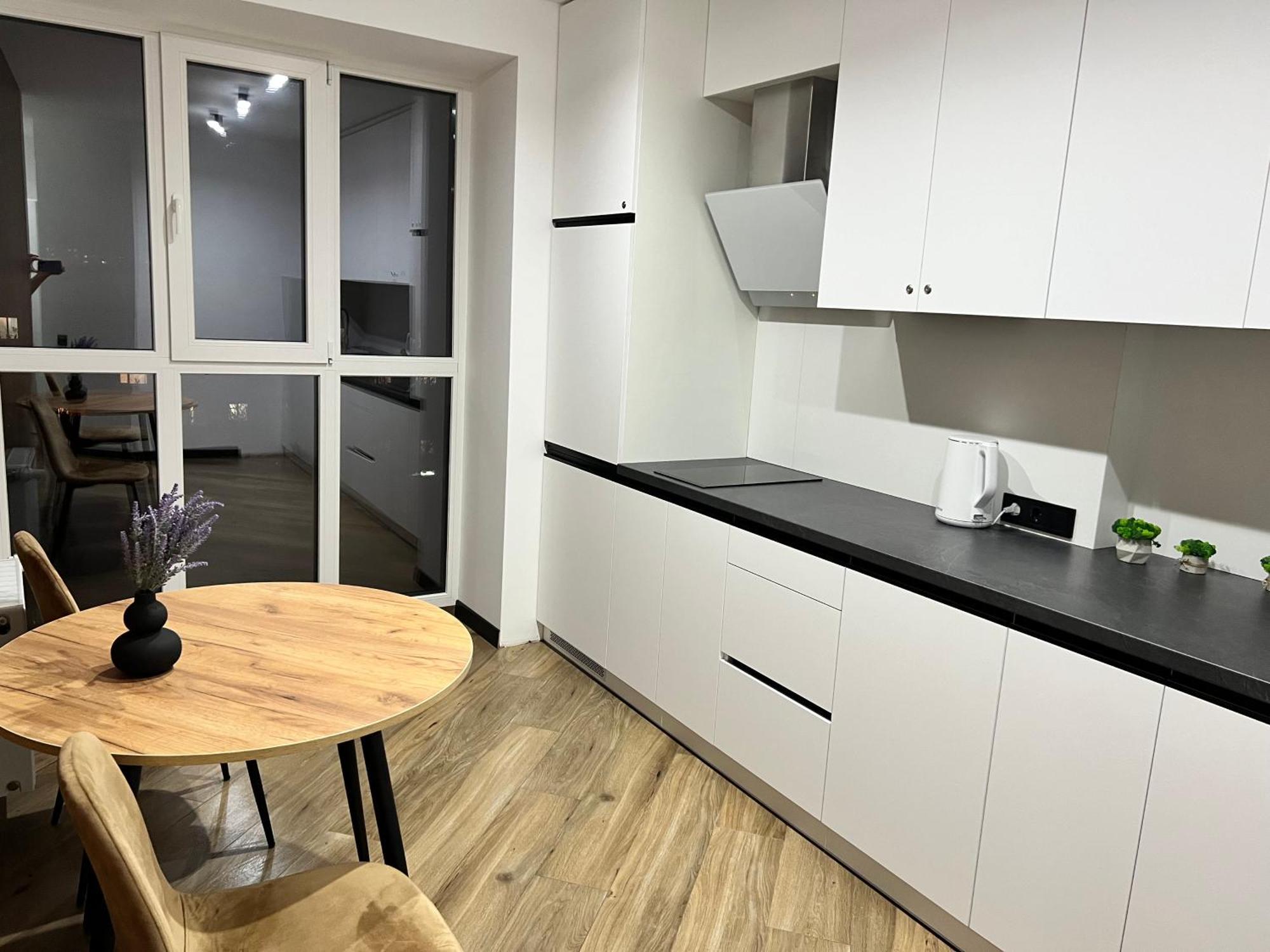 Люкс Апартаменти Район Автовокзалу В Жкарена Та Жк Great House Поблизу Обласноі Лікарні Rivne Esterno foto