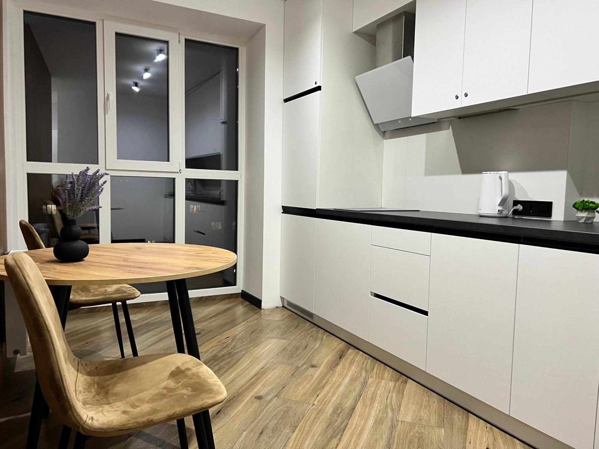 Люкс Апартаменти Район Автовокзалу В Жкарена Та Жк Great House Поблизу Обласноі Лікарні Rivne Esterno foto